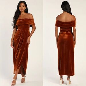 Lulu's I'm Enchanted Velvet Maxi Dress in Rust Orange Size M